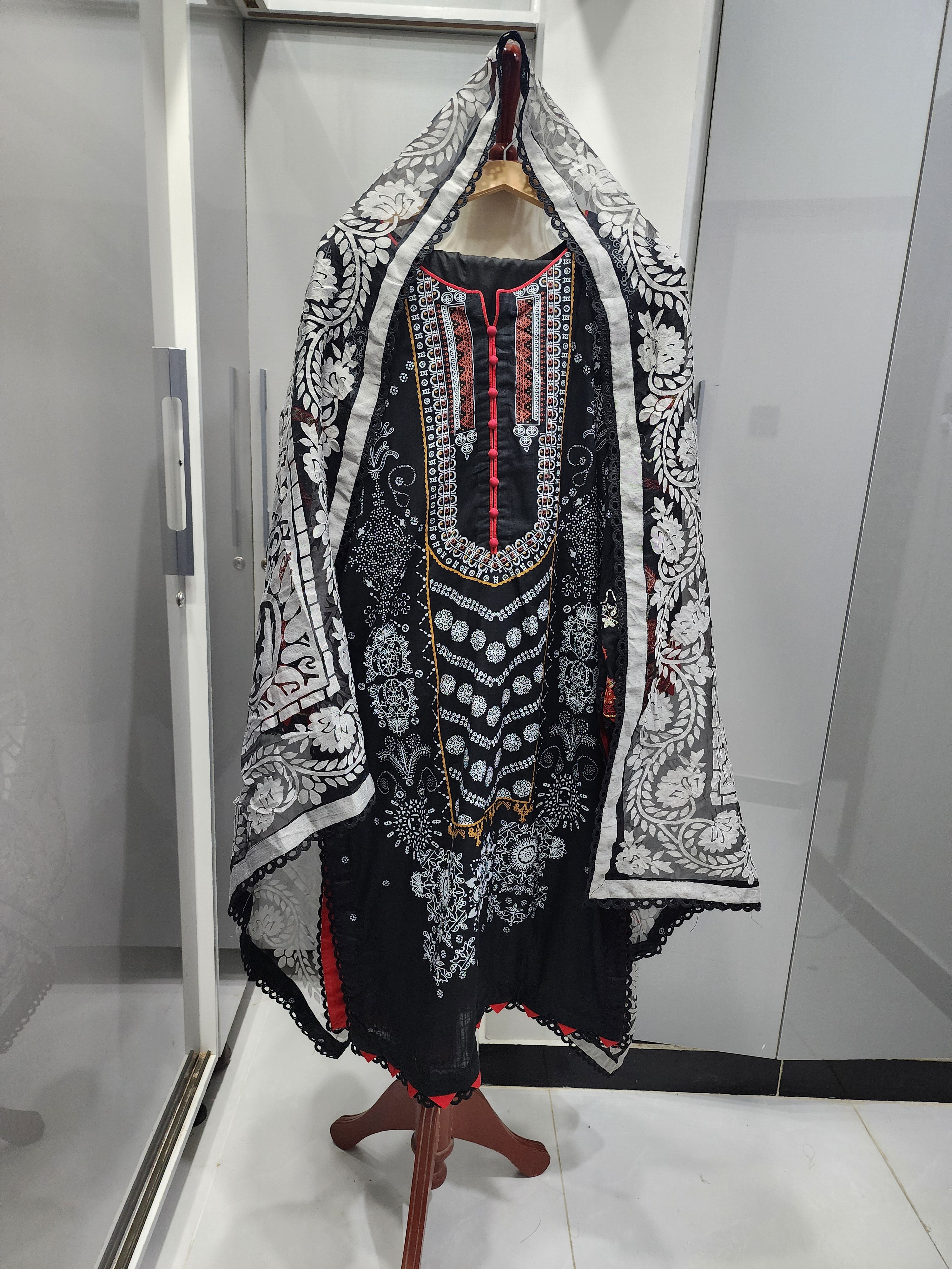Mavi's pret Saira Rizwan