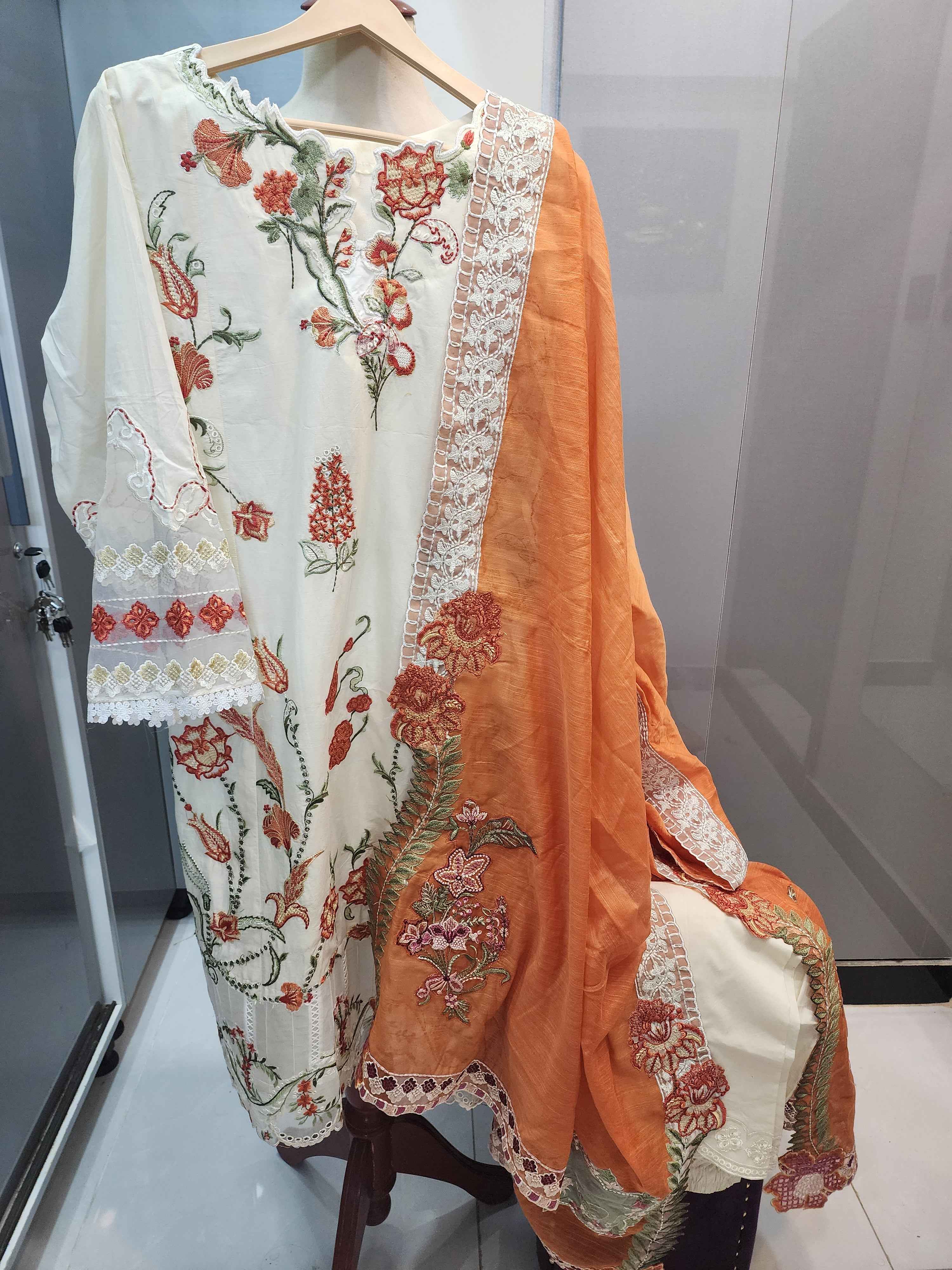 Mavi Pret – The Stitched Edit | Saira Shakira