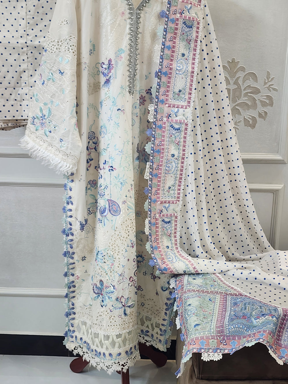 Mavi's Pret – The Stitching Edit | Suffuse White