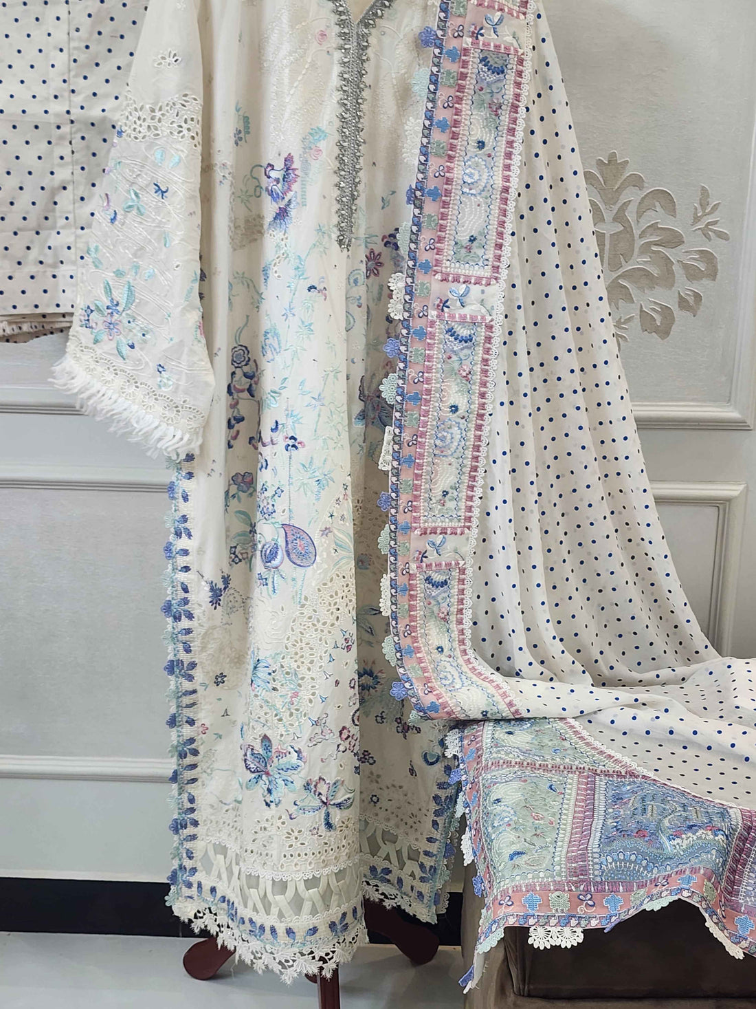 Mavi Pret – The Stitching Edit | Suffuse White