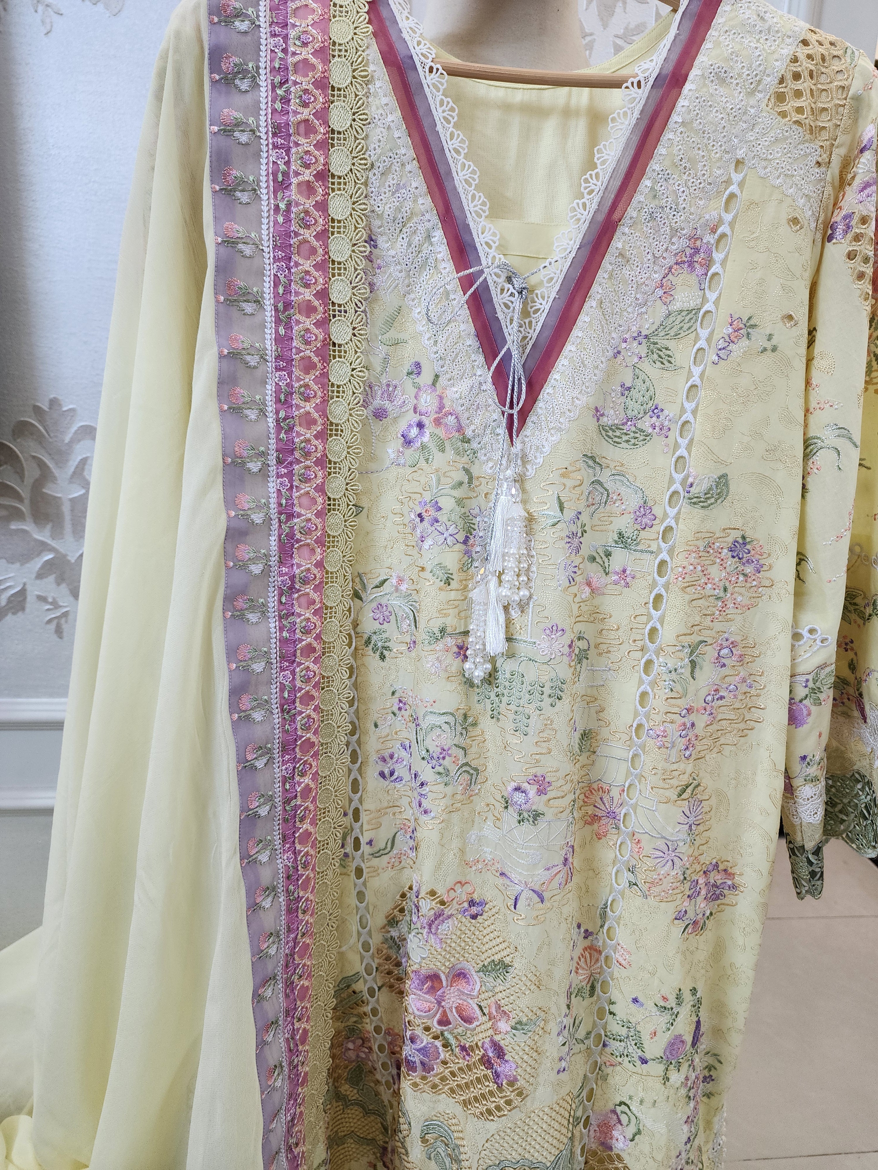 Lawn - Suffuse - Luxury Unstitched 26 - TELYA