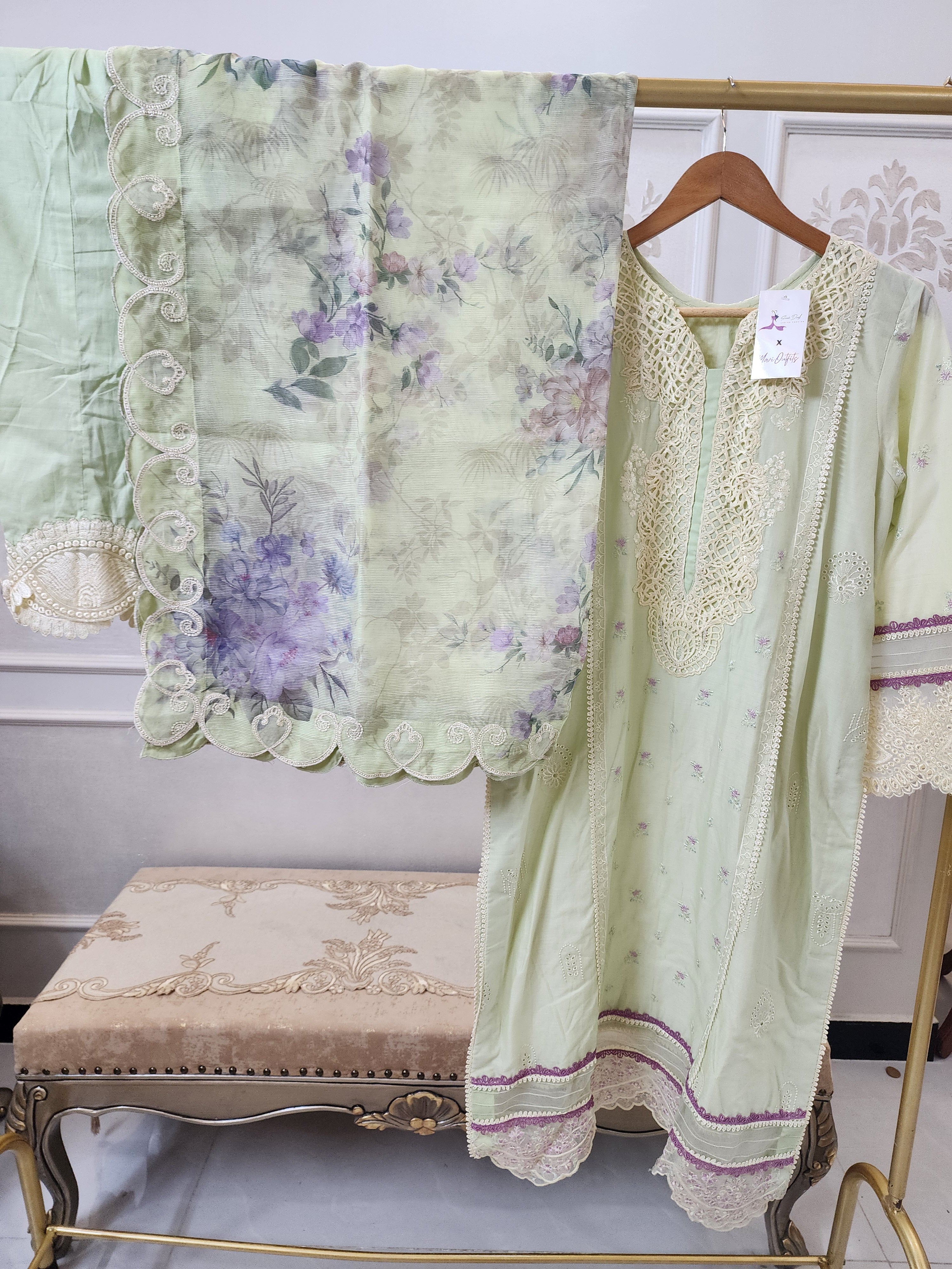 Qalamkar Luxury Embroidered 3PC - Model Shot 1