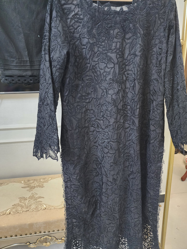 Mavi Pret | MariAb MLuxe 2PC – Black | Heavy Chikankari | RTW