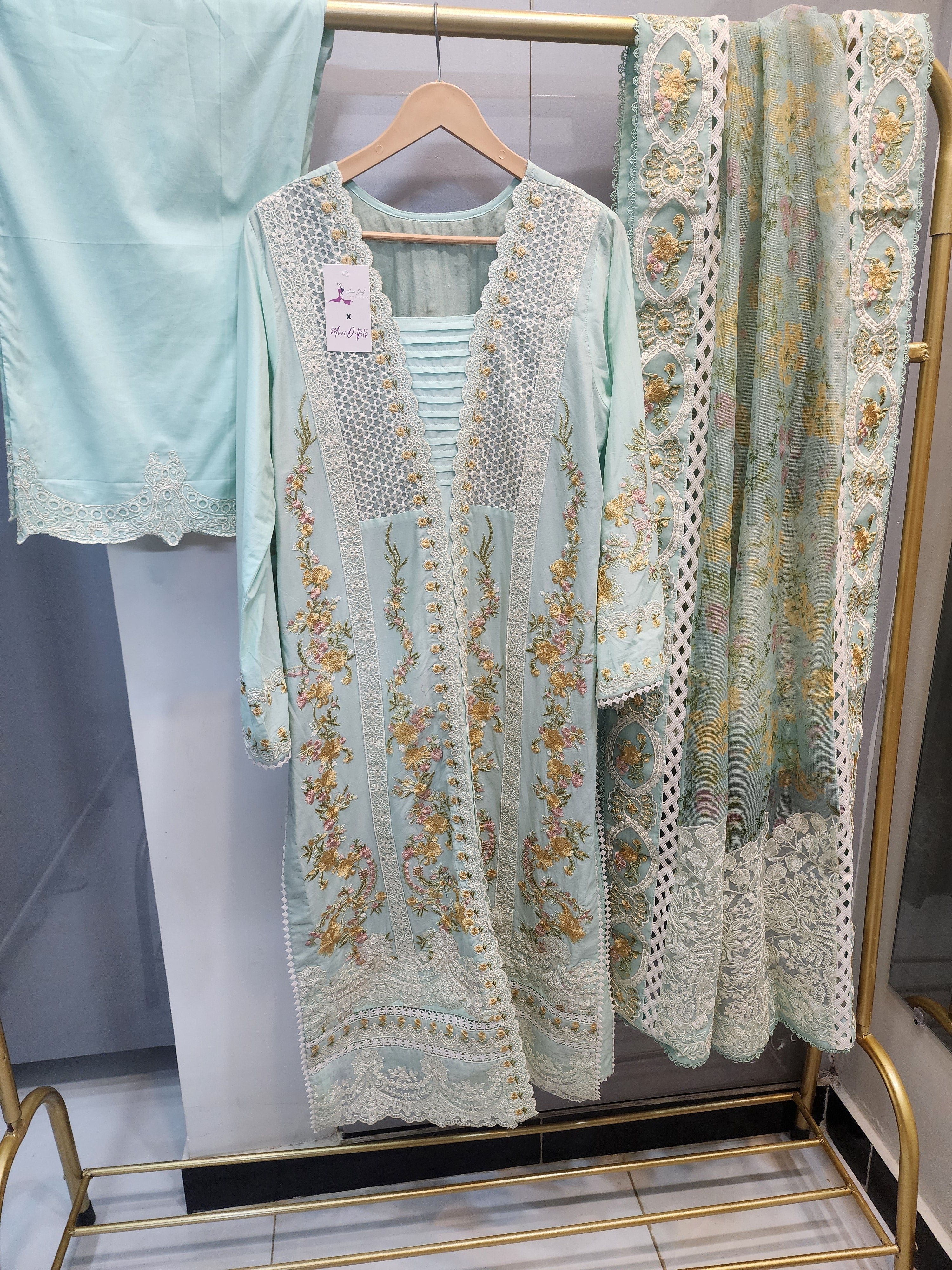 Mavi's Pret Crimson Luxury Lawn 3PC – Mint Green | 101% Original