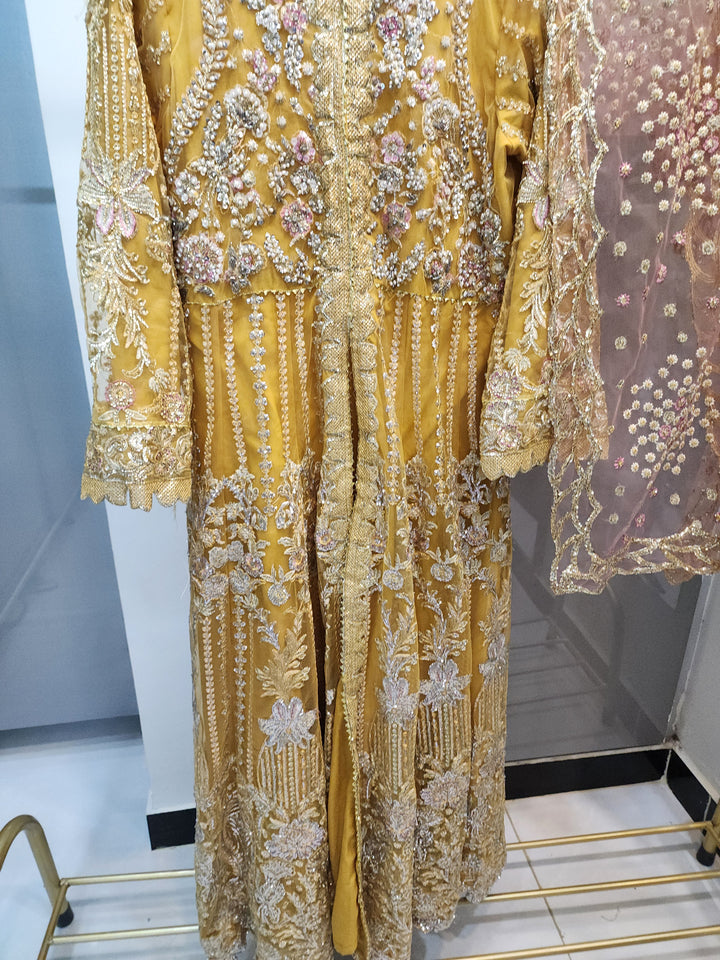 Mavi's Formal – Mushq Luxury Hand Embellished Maxi | Mustard | Large | 101% Original