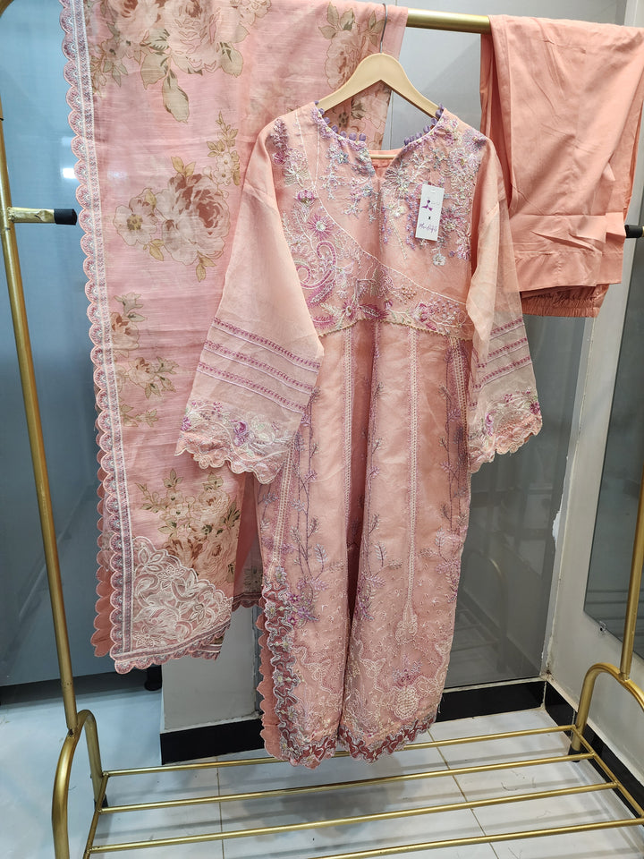 Mavi's Formal Afrozeh Kaftan Peach 3PC – Cotton Net | 101% Original