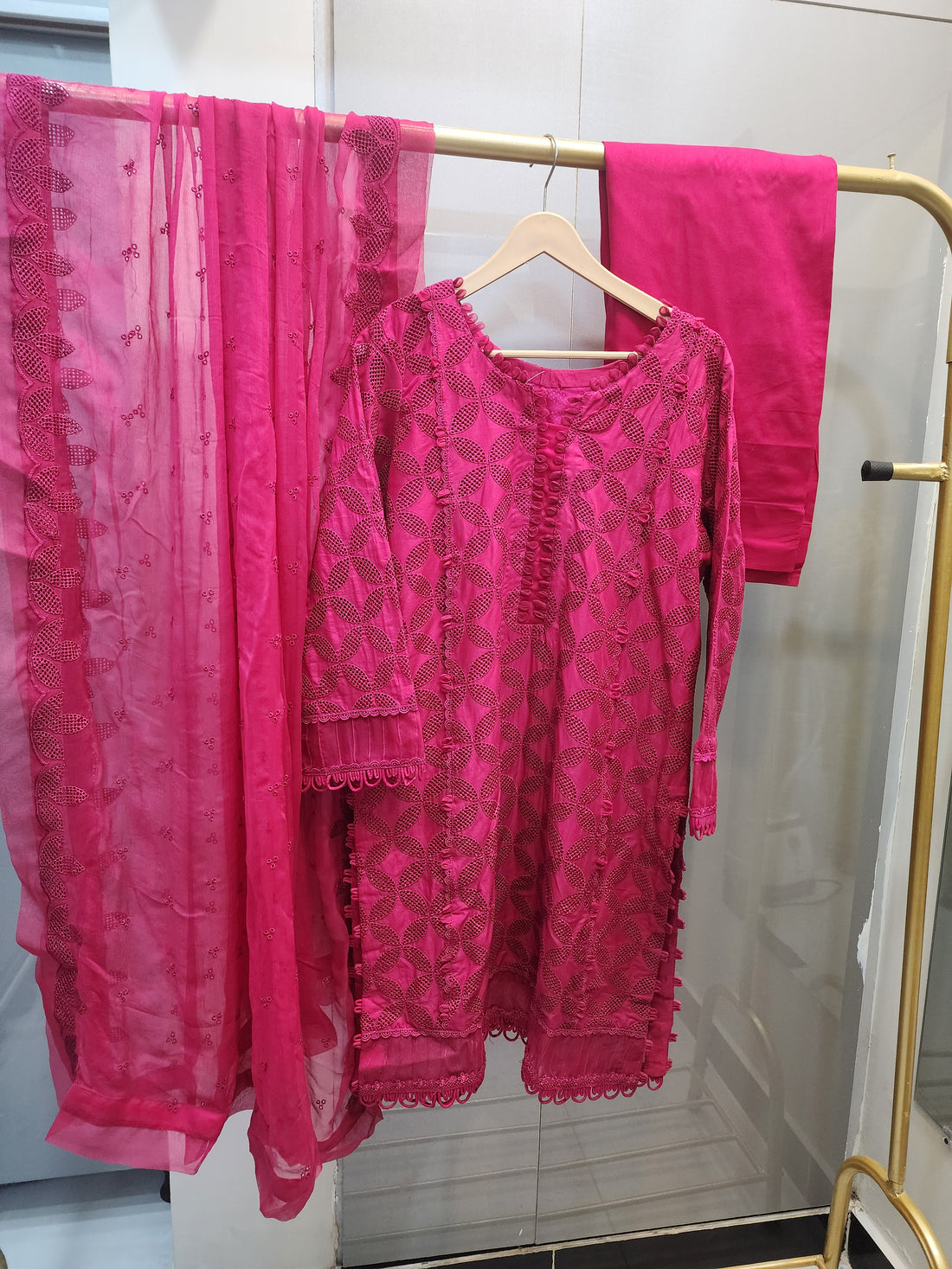Mavi's Pret Mariab M.Luxe RTW Pink LF-401 | 3PC Chikankari Lawn