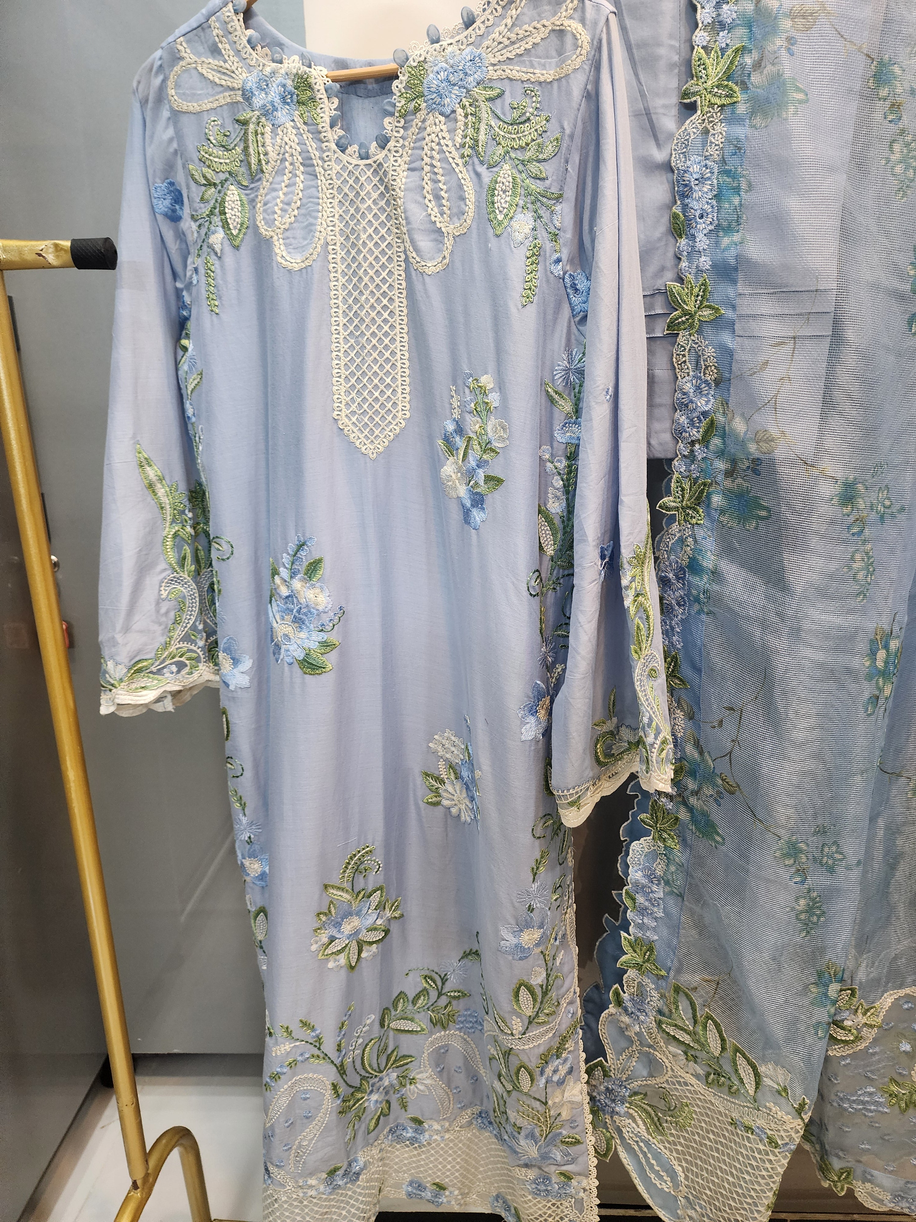 Mavi Pret Maryam Hussain frost  Luxury Embroidered Lawn 3PC | Stitched Ready to Wear