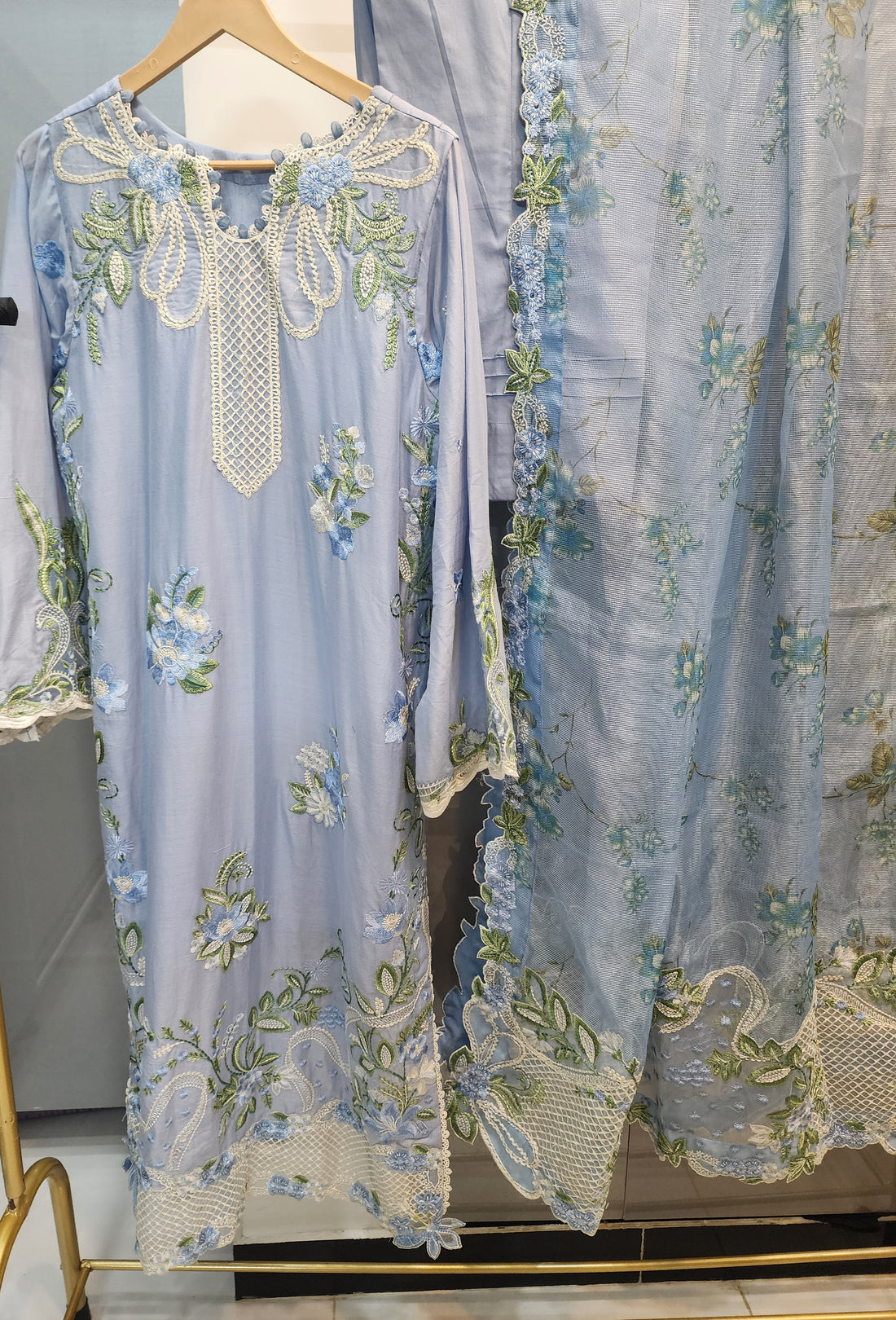 Mavi Pret Maryam Hussain frost  Luxury Embroidered Lawn 3PC | Stitched Ready to Wear
