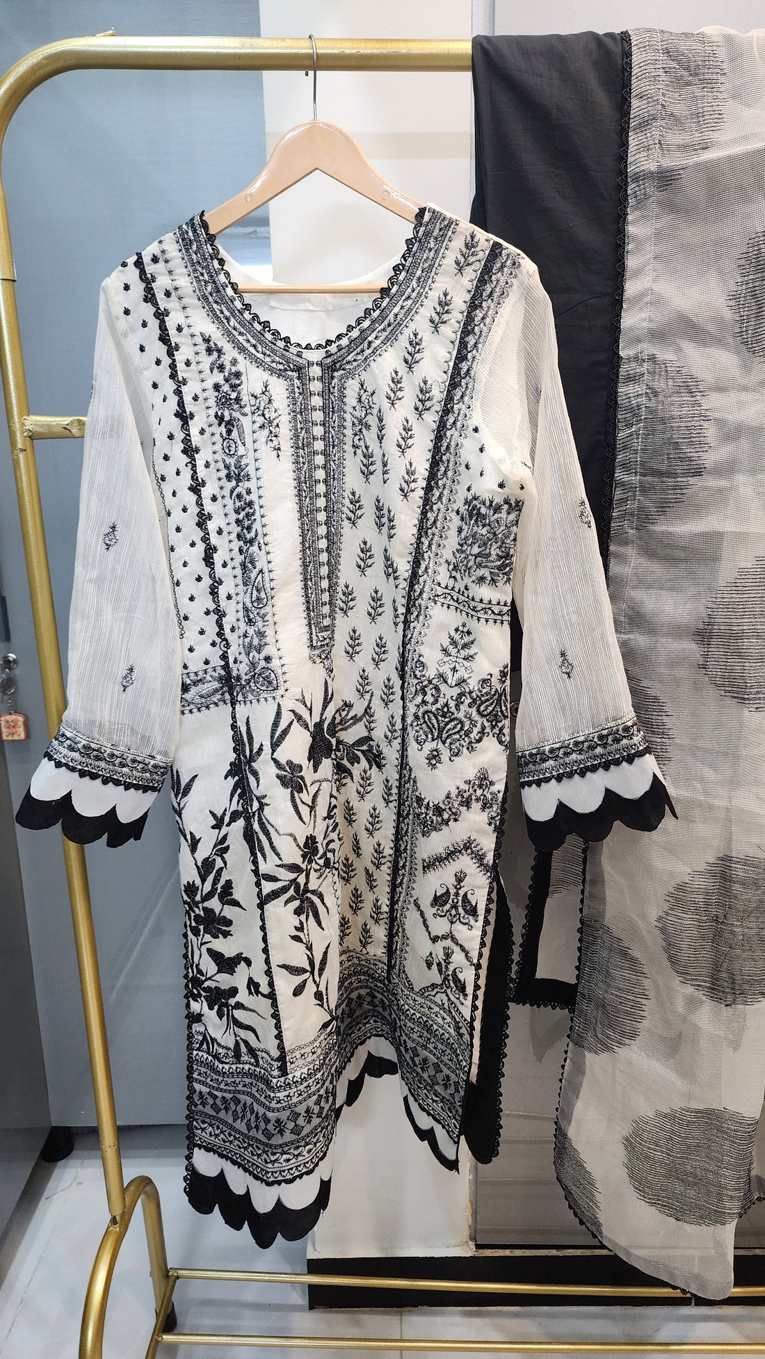 Mavi Pret Sana Safinaz  Luxury Embroidered Lawn 3PC Stitched | Ready to Wear | All Sizes