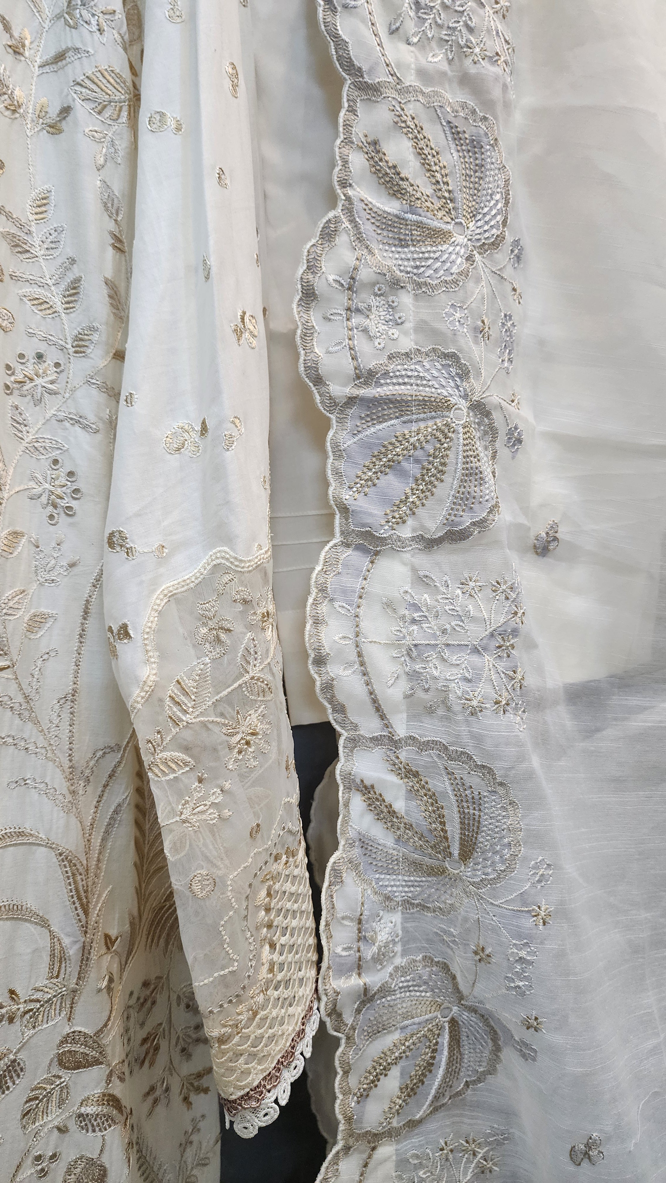 Mavi Pret BinIlyas 232-A Luxury Embroidered Lawn 3PC | Stitched Ready to Wear