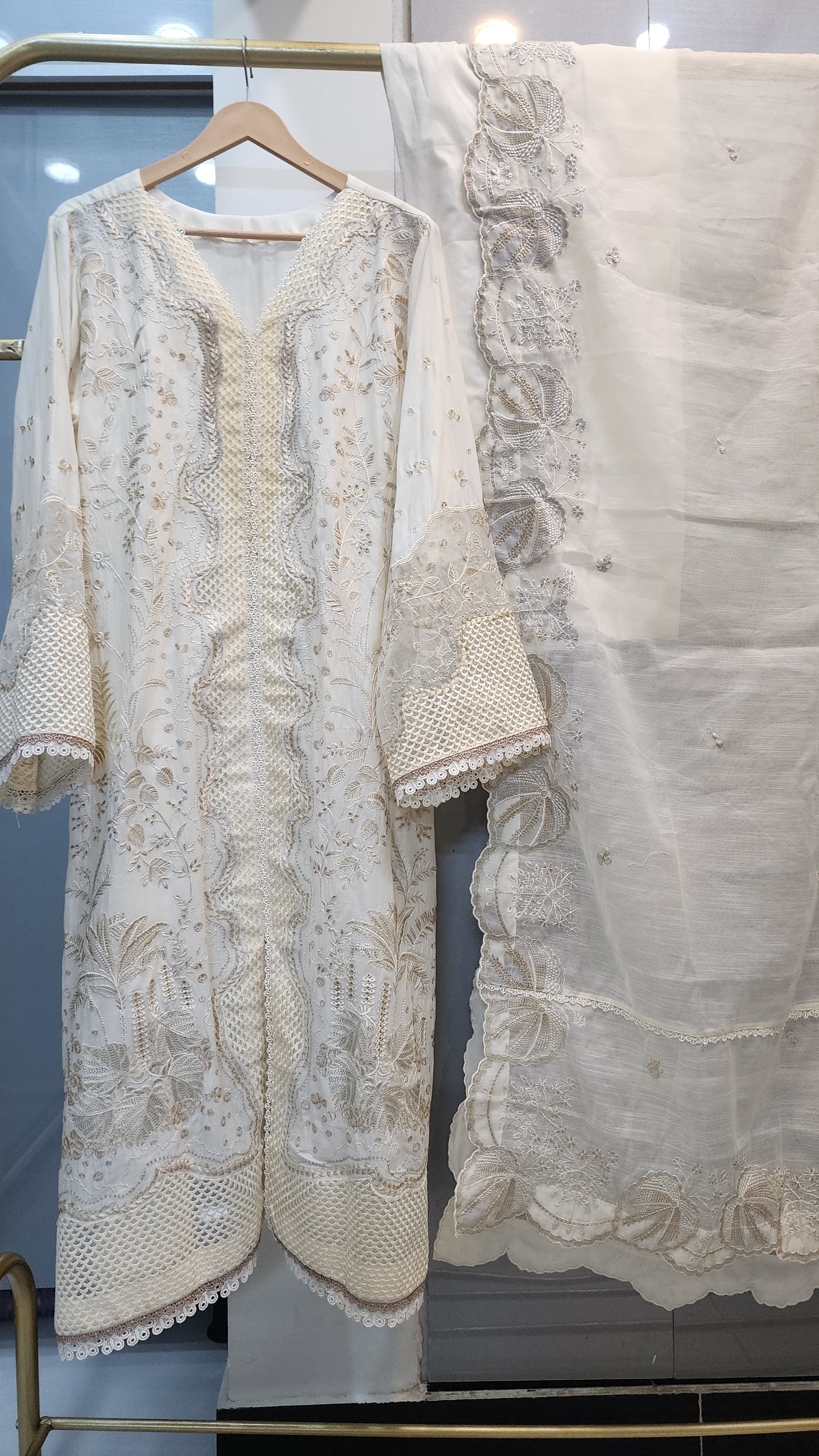 Mavi Pret BinIlyas 232-A Luxury Embroidered Lawn 3PC | Stitched Ready to Wear