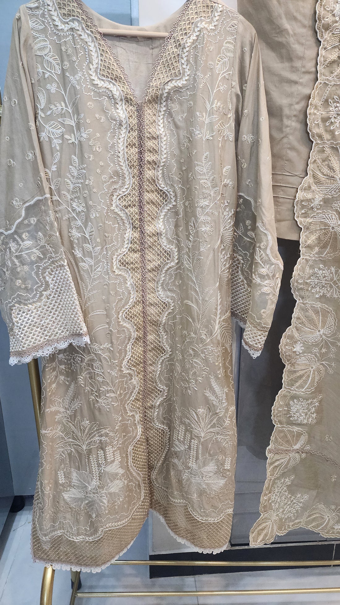 Mavi Pret BinIlyas 232-B Luxury Embroidered Lawn 3PC | Stitched Ready to Wear