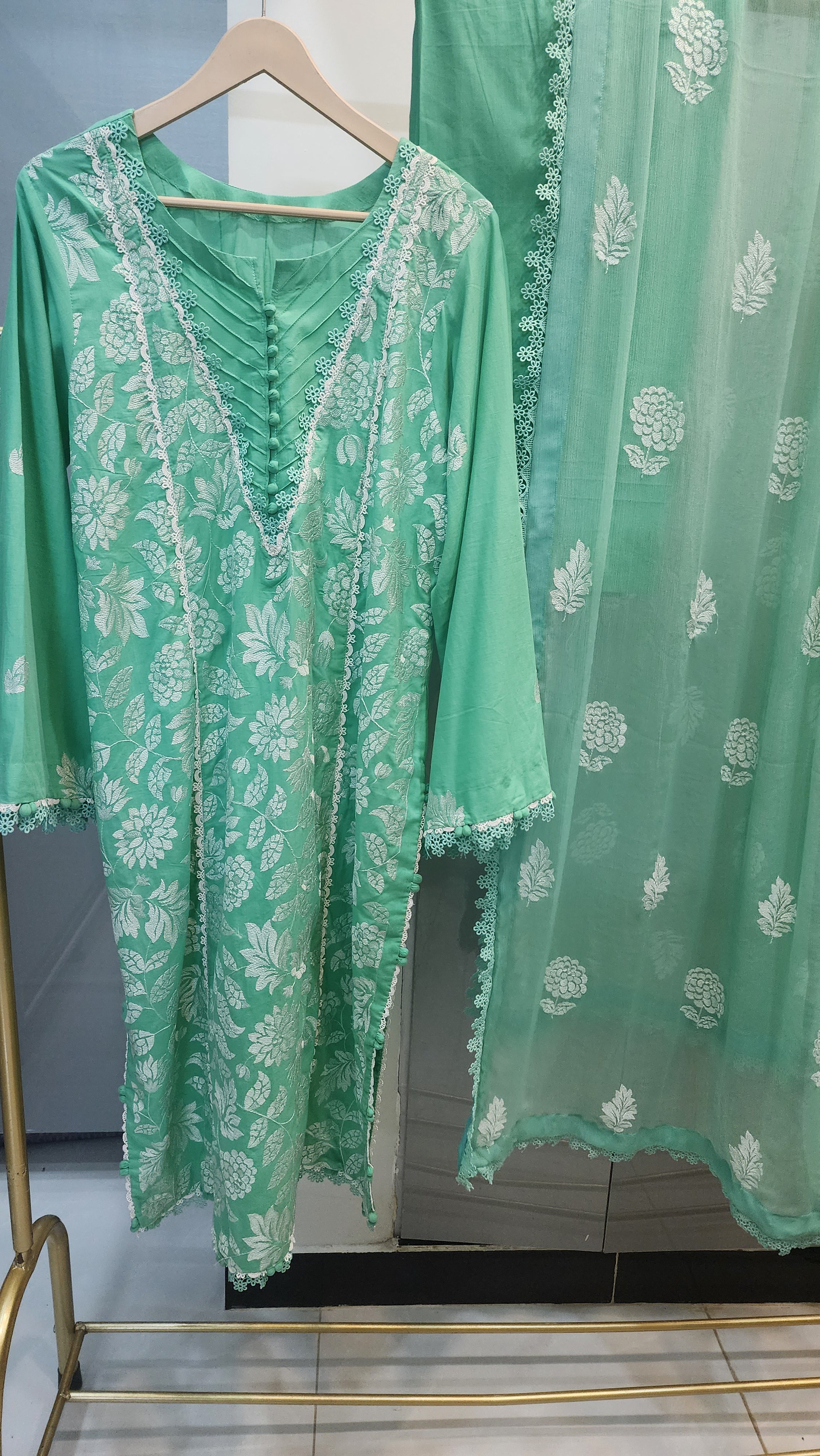 Mavi Pret Bareeze Luxury Embroidered Lawn 3PC – B01 | Stitched Ready to Wear | 101% Original