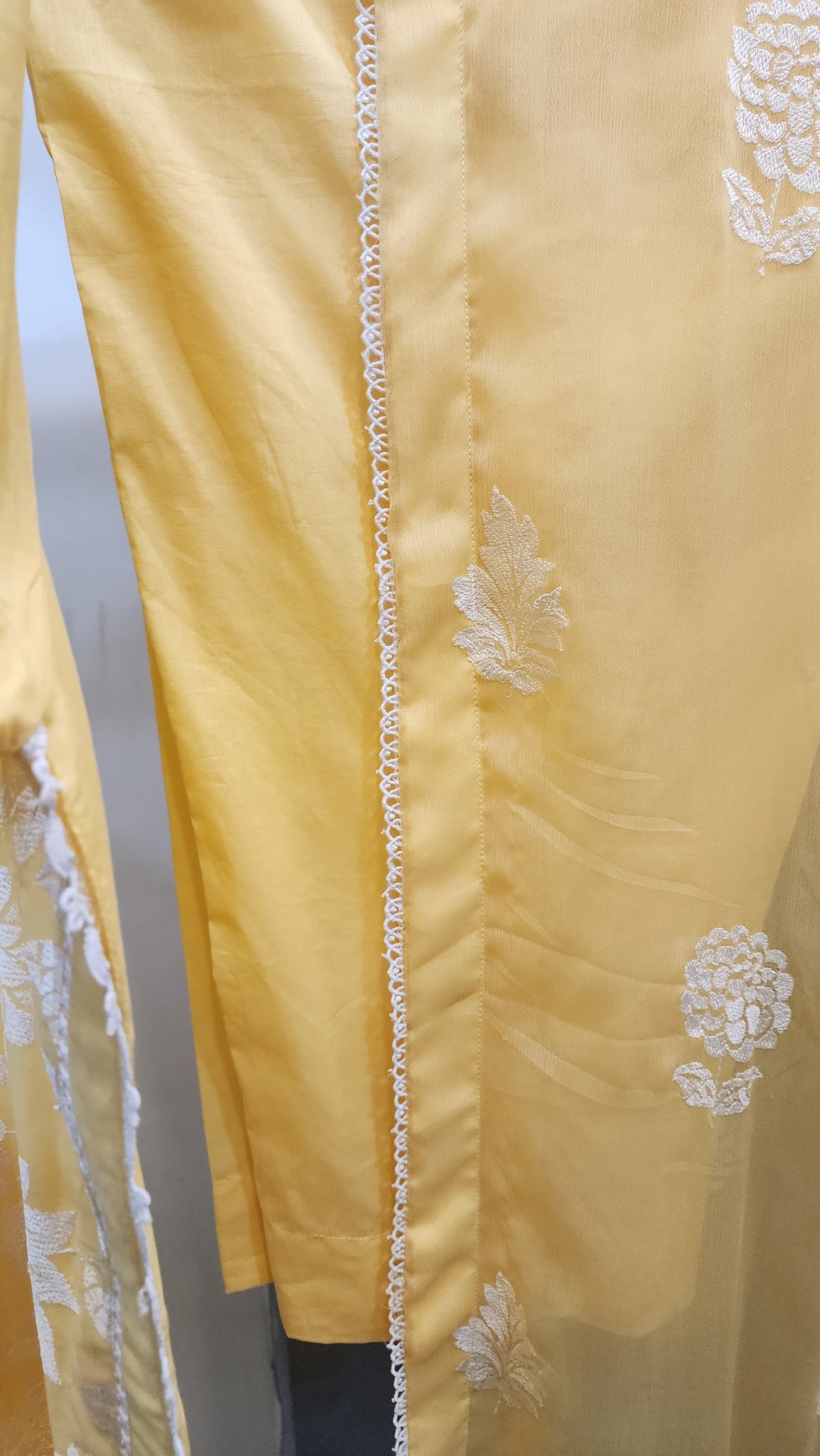 Mavi Pret Bareeze Luxury Embroidered Lawn 3PC – Butter Yellow | Stitched Ready to Wear | 101% Original