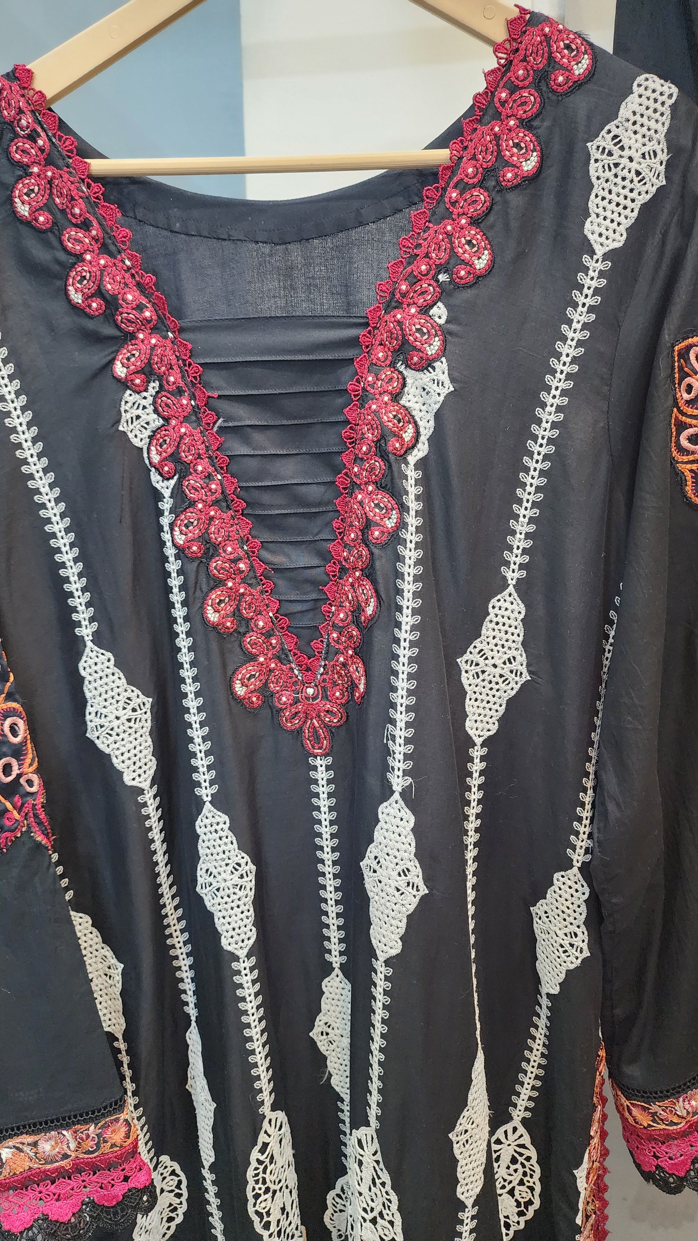 Mavi Pret Mushq Manaram Luxury Embroidered Lawn 3PC Black | Stitched Ready to Wear