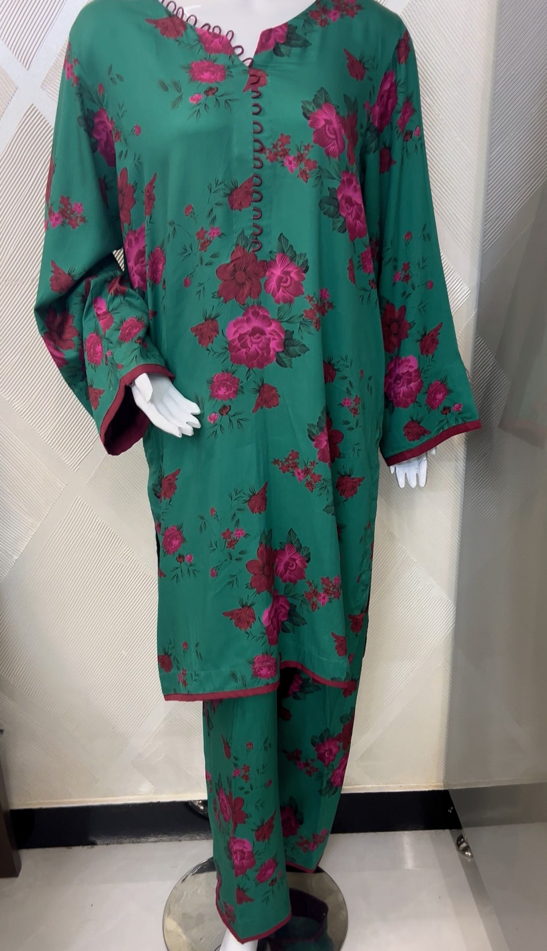 Mavi’s Cords Winter Viscose 2PC Co-Ord Set – Green Rose Print