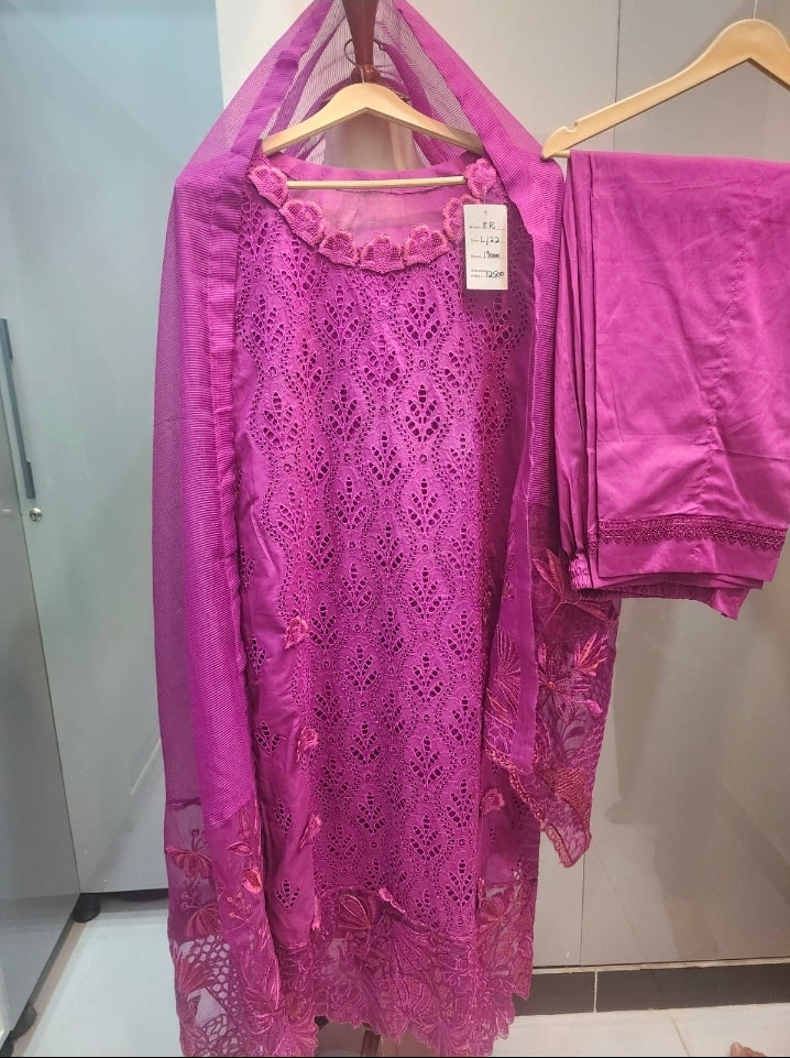 Mavi's Pret Rangrasiya Large Magenta 3PC – Heavy Chikankari | 101% Original