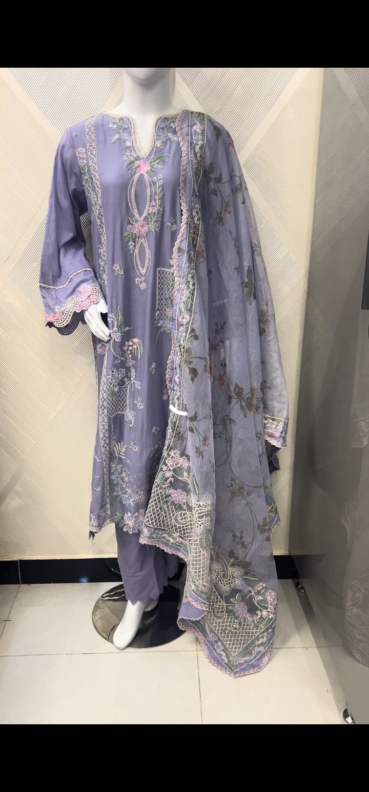 Mavi Pret Maryum Hussain Jasmine Luxury Embroidered Lawn 3PC | Ready to Wear