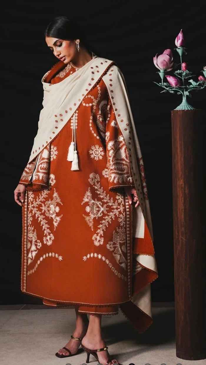 Jugnu Tazetta – Embroidered Karandi 3PC Unstitched