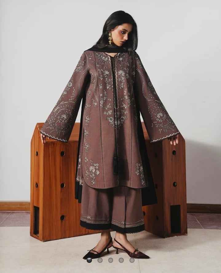 Jugnu Jabah – Embroidered Karandi 3PC Unstitched