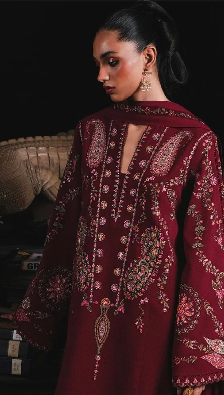 Jugnu Parul – Embroidered Karandi Unstitched Suit