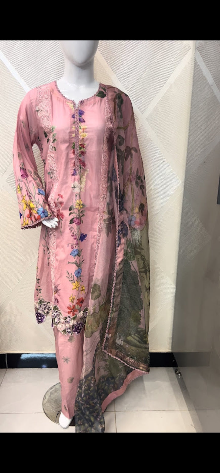 Mavi’s Pret Asifa Nabeel Floral Pink Luxury Lawn 3PC – Ready to Wear