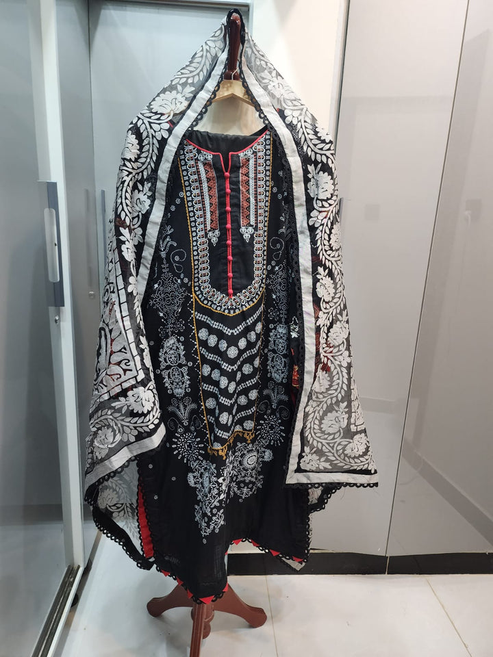 Saira Rizwan RTW